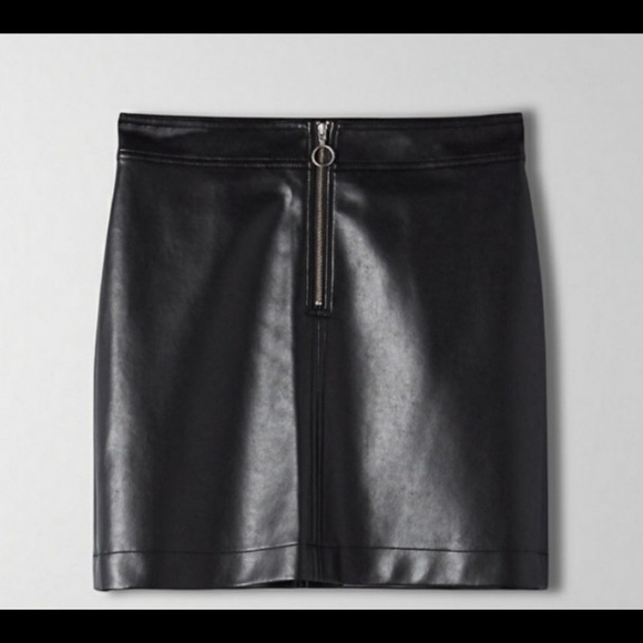 Aritizia Roxanne vegan leather skirt - Picture 1 of 6